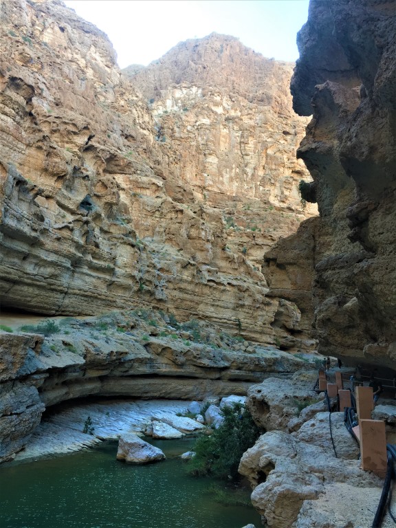 Globok kanjon Wadi Shab je eden najlepših vadijev, ki jih ponuja Oman.