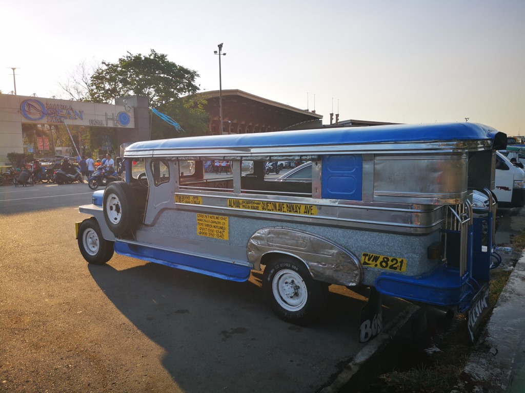 Džip predelan v avtobus se imenuje Jeepney