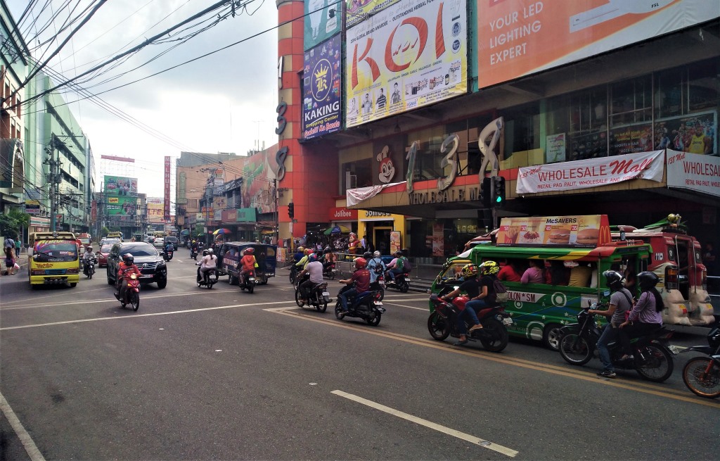Mestni vrvež na ulicah Cebu Cityja